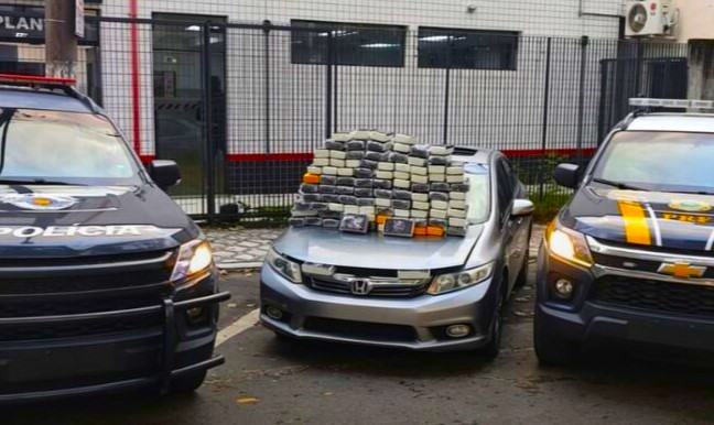 POLÍCIA MILITAR RECUPERA VEÍCULO FURTADO E APREENDE MAIS DE 102 QUILOS DE PASTA-BASE DE COCAÍNA EM TAUBATÉ policia-militar-recupera-veiculo-furtado-e-apreende-mais-de-102-quilos-de-pasta-base-de-cocaina-em-taubate
